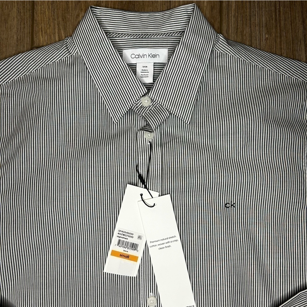 Calvin Klein | Extra-Fine Pinstripe Man Tailored Shirt in White/Black (S) - Picture 5 of 13
